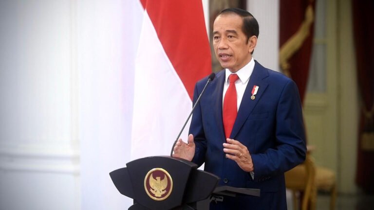 Jokowi_Vaksinasi_Berbayar