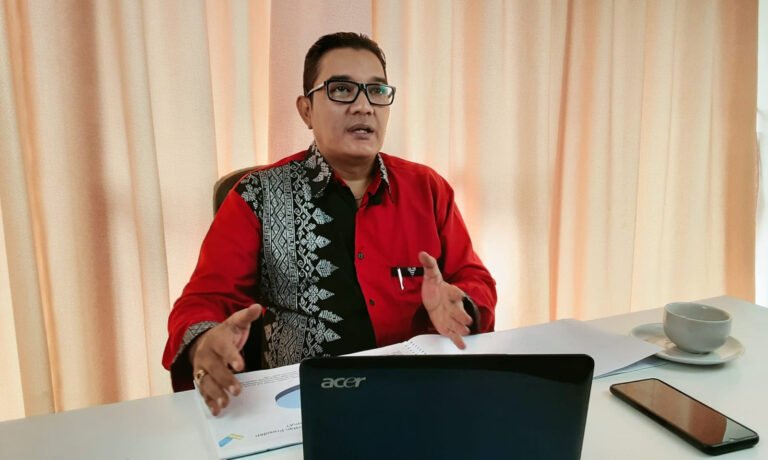 direktur eksekutif spin igor dirgantara memaparkan hasil sur i4qd