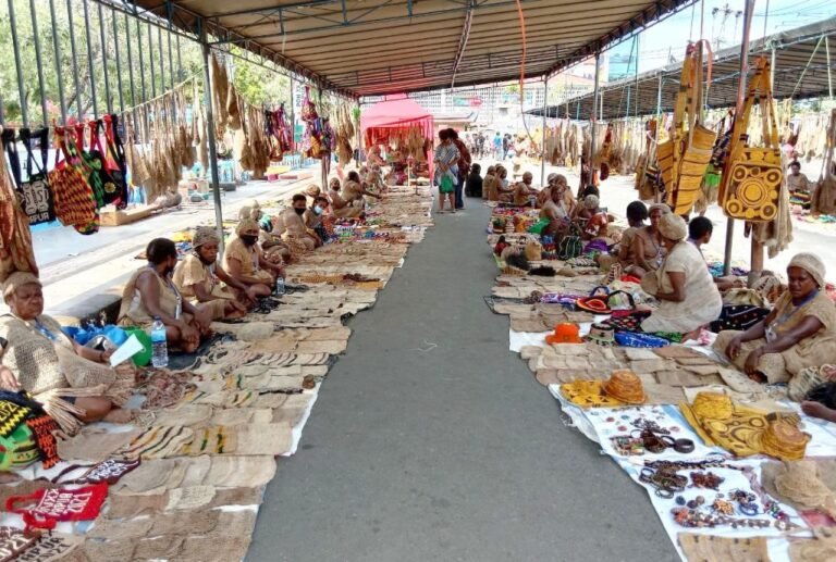 penjual noken di taman imbi THEO 1024x689 1