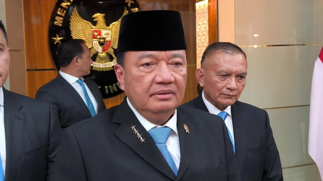 6717660e54c8f menko polkam budi gunawan keamanan siber dan data jadi prioritas_665_374