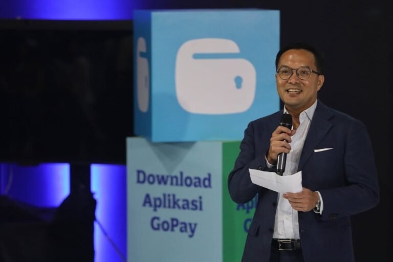 bisnis.com baru 45 hari menjabat ceo goto ini gebrakan patrick walujo_1692156874