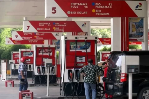harga bbm nonsubsidi naik rp2000 per liter termasuk pertamax rgx