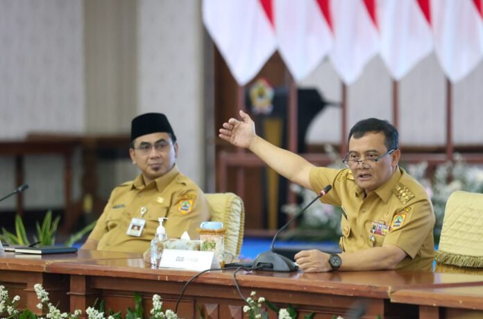 Gubernur-Jawa-Tengah-Ahmad-Luthfi-696x459