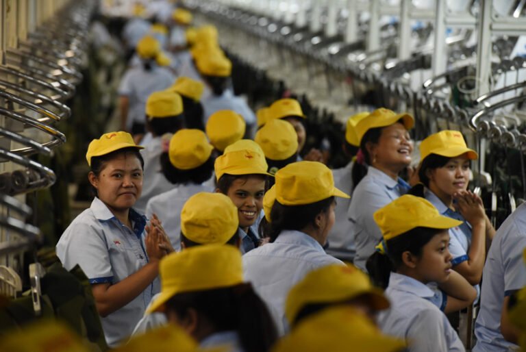 Posisi-Tawar-Buruh-Outsourcing-di-Era-MEA-768x514