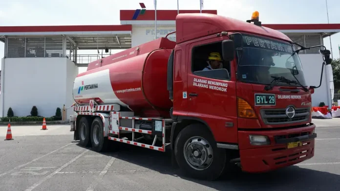 pertamina-bbm.jpg-696x392