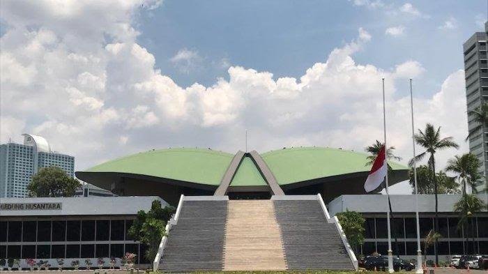video-viral-gedung-dpr-ri-dijual-online-shop-harga-mulai-rp-2500-polisi-diminta-bertindak-tegas