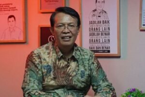 Dr.-Trubus-Rahadiansah-pakar-kebijakan-publik-dari-Universitas-Trisakti-696x464-1-300x200