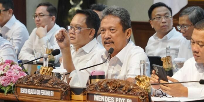 Menteri-Kelautan-dan-Perikanan-Sakti-Wahyu-Trenggono-2-696x348
