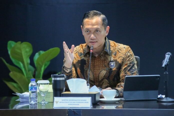 Menteri-Koordinator-Bidang-Infrastruktur-dan-Pembangunan-Agus-Harimurti-Yudhoyono-AHY-696x464