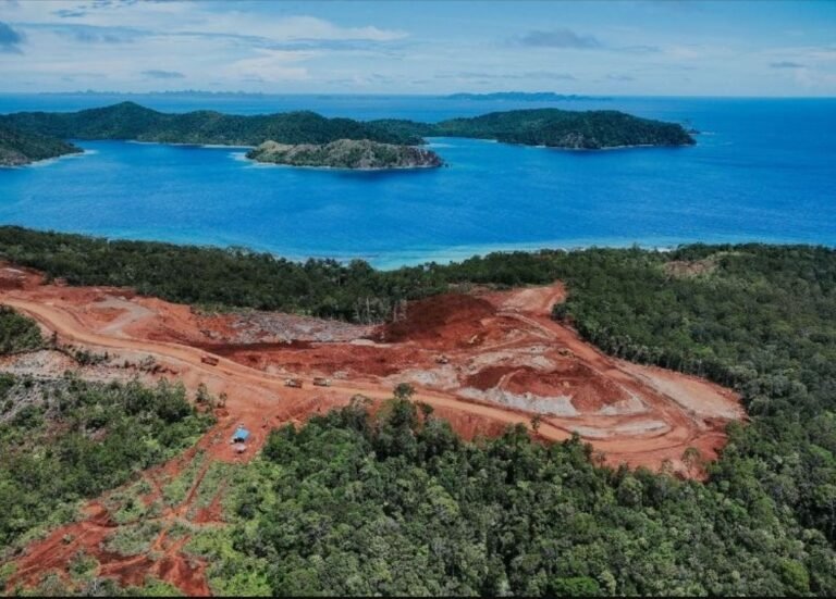 bencana-ekologi-di-depan-mata-dpr-curigai-kejanggalan-izin-tambang-raja-ampat-foto-6843cc8456c8f