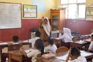 lowongan-kerja-guru-300x200