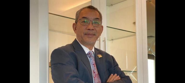 masuk-ke-komisi-xii-dpr-alfons-manibui-siap-kawal-program-ketahanan-energi_241051