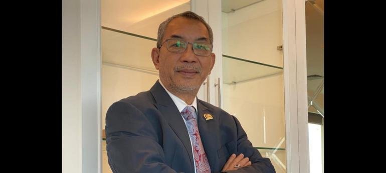 masuk-ke-komisi-xii-dpr-alfons-manibui-siap-kawal-program-ketahanan-energi_241051