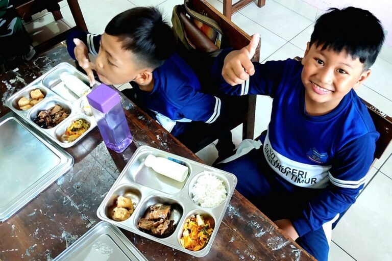 makan-bergizi-gratis-sd-sinduadi-timur