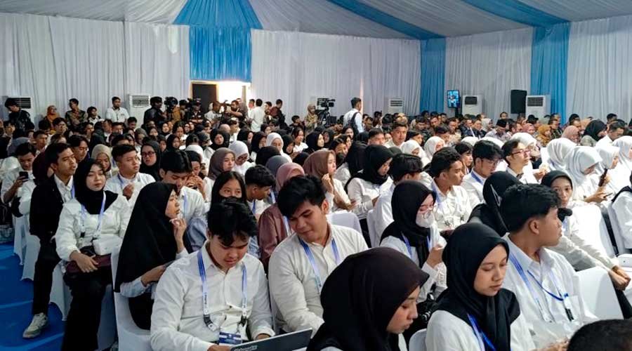 1800-peserta-hadir-dalam-acara-pembukaan-di-kantor-20251126060329