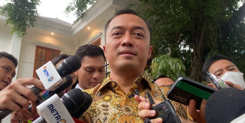 810945_10003217042025_918272_02311521102024_Prasetyo_Hadi