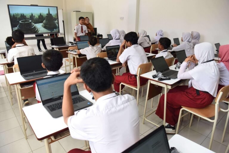antarafoto-simulasi-sekolah-rakyat-di-srmp-6-jakarta-1752112375-scaled-2