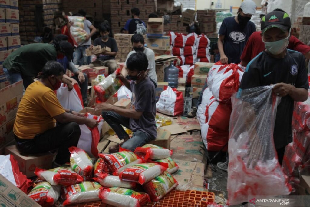 antarafoto-tjipinang-food-memfasilitasi-pekerja-yang-terkena-phk-180520-rn-8