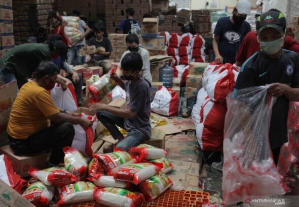 antarafoto-tjipinang-food-memfasilitasi-pekerja-yang-terkena-phk-180520-rn-8