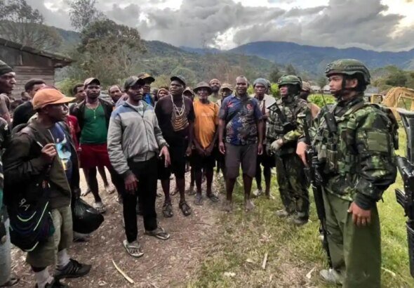 warga-Papua-rebutan-lokasi-Pos-TNI