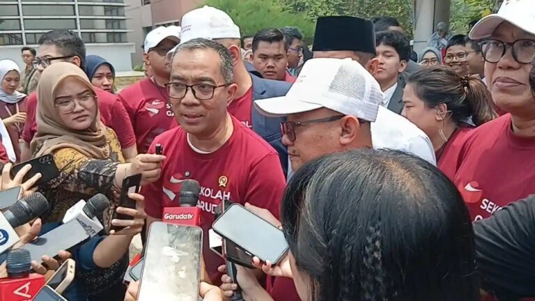 Menteri-Pendidikan-Tinggi-Sains-dan-Teknologi-Brian-Yuliarto-saat