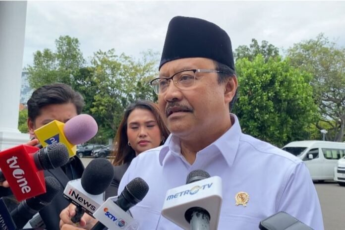 Menteri-Sosial-Saifullah-Yusuf-sekolah-rakyat-696x464