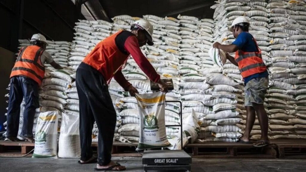 cadangan-beras-45-juta-ton-jamin-pasokan-di-tengah-gejolak-global-1775485503413_169-1-155753908