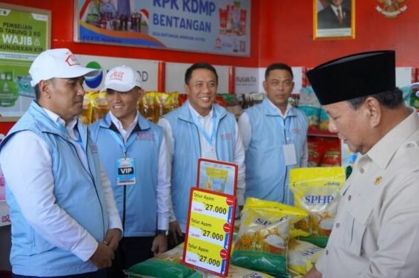 prabowo-Penerima-Bansos-Didorong-Bekerja-di-Koperasi-Merah-Putih-696x392