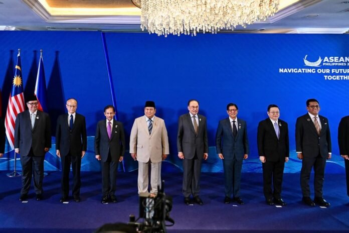 Presiden-Prabowo-Subianto-pada-KTT-BIMP-EAGA-dan-KTT-ASEAN-di-Cebu-Filipina-696x464