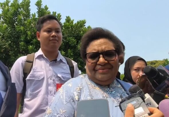 Wakil-Menteri-Dalam-Negeri-Ribka-Haluk-pembangunan-papua-696x464