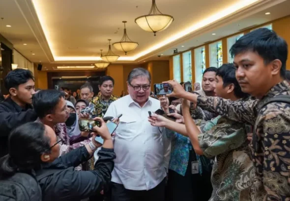 Menteri-Koordinator-Perekonomian-Airlangga-Hartarto-jaga-stabilitas-rupiah.jpeg-696x463