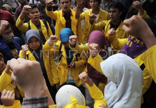 demo-mahasiswa-ui-3hnh-dom-2341765713
