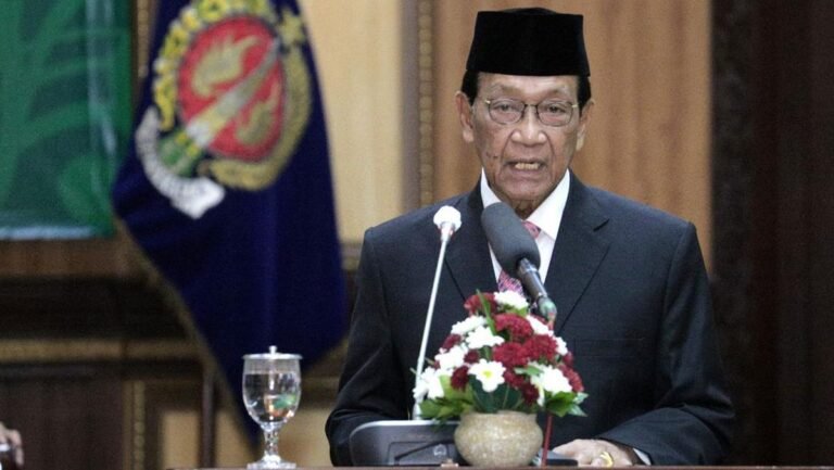 gubernur-diy-sri-sultan-hamengku-buwono-x-dalam-rapat-paripurna-istimewa-paparan-visi-dan-misi-gubernur-dan-wagub-diy-masa-jab_169