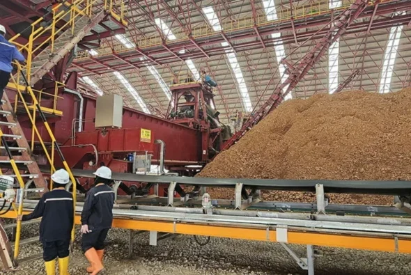 Dari-Nikel-hingga-Bauksit-Hilirisasi-Indonesia-Masuki-Babak-Baru-768x395