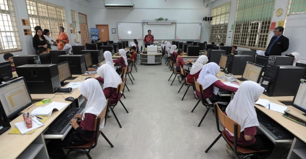 murid-sekolah-digital