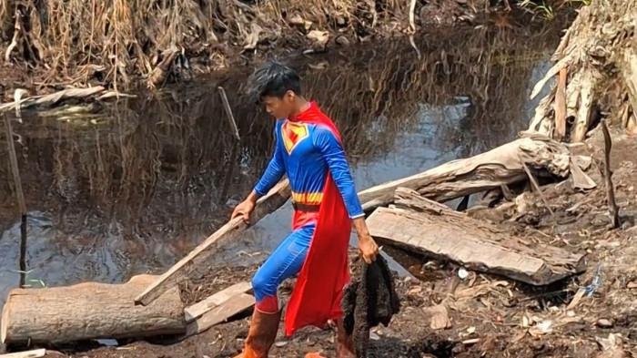 SUPERMAN-PADAMKAN-KARHUTLA