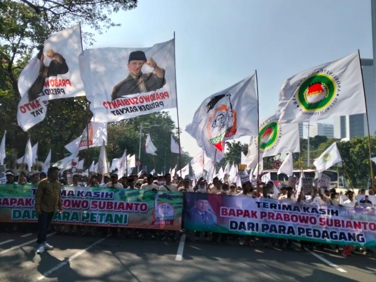 petani-hingga-mahasiswa-gelar-aksi-damai-dukung-program-kerakyatan-prabowo_314766