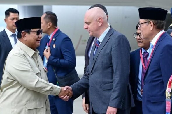 presiden-prabowo-subianto-tiba-di-bandar-udara-internasional-vladivostok-federasi-rusia-rabu-292026-1788324361276_169-1-696x392