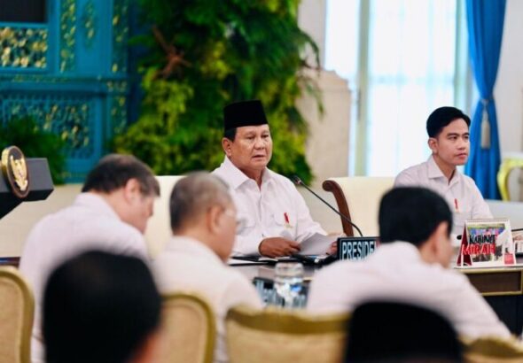 Dua-Tahun-Pemerintahan-Prabowo-Gibran-696x464