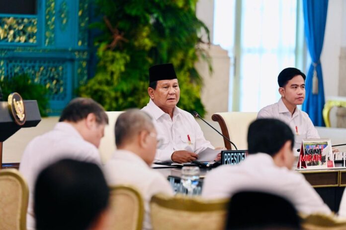 Dua-Tahun-Pemerintahan-Prabowo-Gibran-696x464