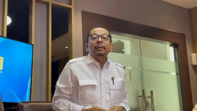 Kepala-Staf-Kepresidenan-Muhammad-Qodari-di-Gedung-Bina-Graha-Komplek-Istana-Kepresidenan