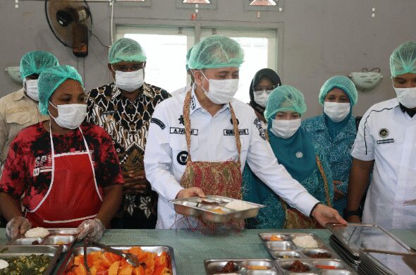pj-gubernur-agus-fatoni-siap-sukseskan-program-mbg-di-papua_275397